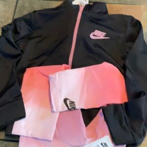Nike 2 pc jogging set